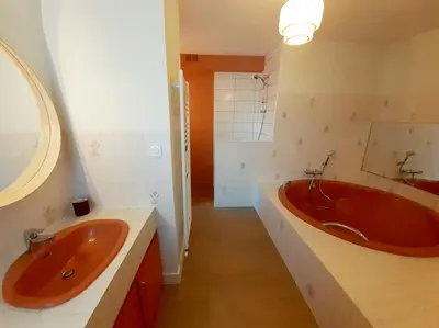 Salle de bains dans l'établissement Le cottage, 2 à 8 personnes, A Proximité de Blois