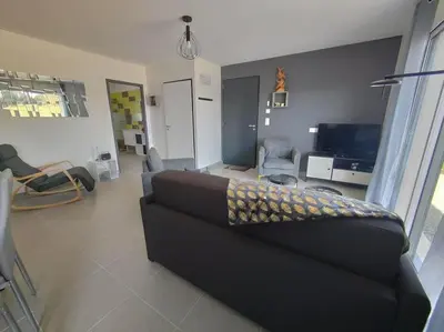 Coin salon dans l'établissement Perroquet & Koala 2 logements 10min du zoo de Beauval et proche château