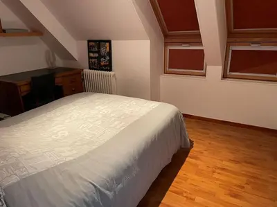 Un ou plusieurs lits dans un hébergement de l'établissement Grande maison à louer pour les 24h et autres dates