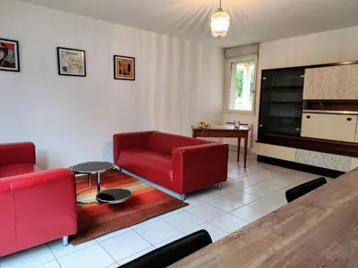 Cuisine ou kitchenette dans l'établissement La curieuse petite maison