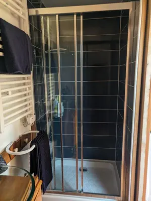 Salle de bains dans l'établissement Les Vieilles Aitres