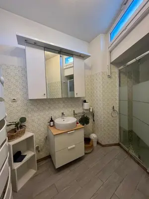 Salle de bains dans l'établissement Le grand abri de la Garenne - Séjour cosy à Blois