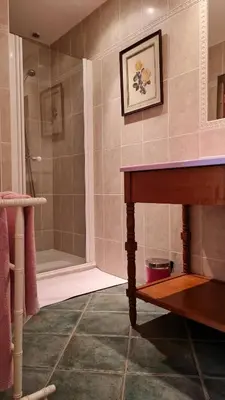 Salle de bains dans l'établissement Le Plessis BBB