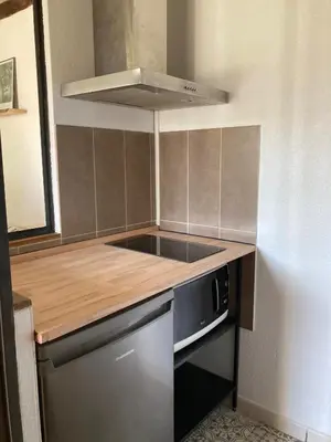 Cuisine ou kitchenette dans l'établissement Maison 3 chambres face à la Cathédrale
