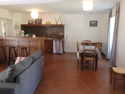 Cuisine ou kitchenette dans l'établissement Gîte de charme à Sasnières, animaux admis, parking privé - FR-1-491-340
