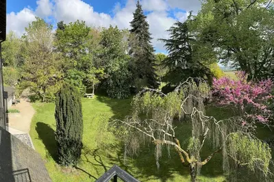Jardin de l'établissement Gîte des Fours à Chaux