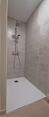 Salle de bains dans l'établissement Studio au pied du château.