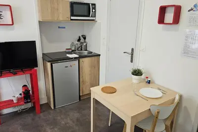 Cuisine ou kitchenette dans l'établissement Lakanal 2 - Studio Prébendes Tours