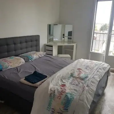 chambre confort dans un logement partagé à 10 minute du circuit 24h