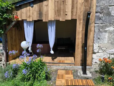 Jardin de l'établissement Les vergers de St Nicolas