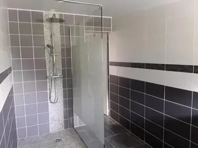 Salle de bains dans l'établissement Maison confortable à Mareuil-sur-Cher avec équipements modernes