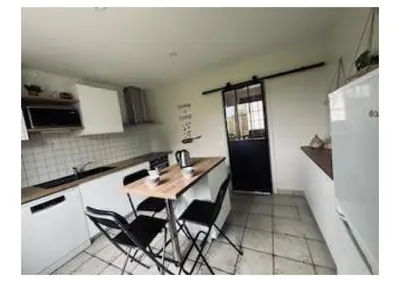 Cuisine ou kitchenette dans l'établissement La Giraudière