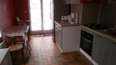 Cuisine ou kitchenette dans l'établissement gite des amis a3km du parc de beauval