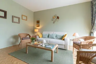 Coin salon dans l'établissement Luxe et déco anglaise Tours centre Loire Valley
