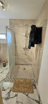 Salle de bains dans l'établissement Le haras de gus et lulu