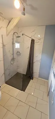 Salle de bains dans l'établissement Le haras de gus et lulu