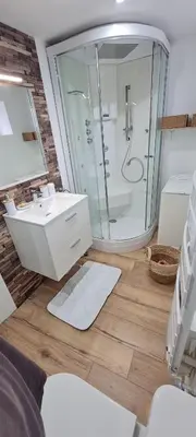 Salle de bains dans l'établissement Maison campagne détente