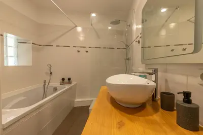 Salle de bains dans l'établissement L'oberlin charmante maisonnette
