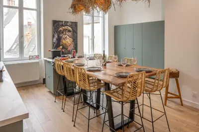 Restaurant ou autre lieu de restauration dans l'établissement Immeuble H4 - cozy & comfortable stay