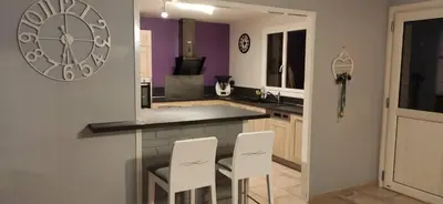 Cuisine ou kitchenette dans l'établissement Maison 5 chambres proche du circuit des 24h du Mans Proche ARNAGE,