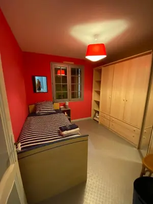 Télévision ou salle de divertissement dans l'établissement Maison 5 chambres proche du circuit des 24h du Mans Proche ARNAGE,