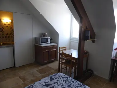 Cuisine ou kitchenette dans l'établissement Studio calme au coeur de Tours