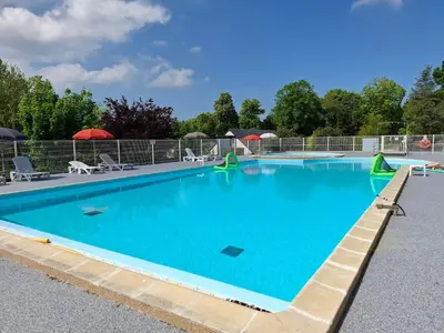 Piscine de l'établissement Village Vacances Les Fontenils ou située à proximité