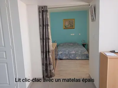 Un ou plusieurs lits dans un hébergement de l'établissement Logis douillet plein centre du village