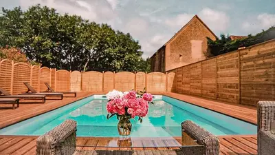 Piscine de l'établissement Château d'Ardenay sur merize ou située à proximité