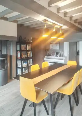 Cuisine ou kitchenette dans l'établissement Villa élégante à Beauchêne avec piscine privée