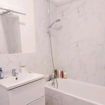 Salle de bains dans l'établissement Location Blois