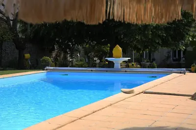 Piscine de l'établissement Divas 1970 ou située à proximité