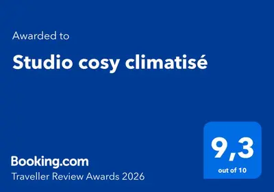 Certificat, récompense, panneau ou autre document affiché dans l'établissement Studio cosy climatisé