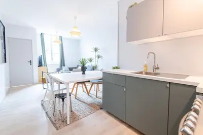 Cuisine ou kitchenette dans l'établissement « AU VINCI VERT » Appartement 4 pers. NEUF