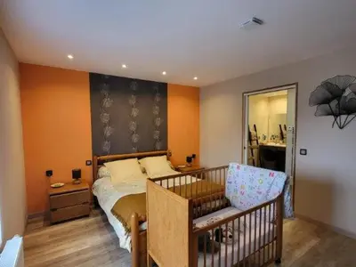 Coin salon dans l'établissement Gîte cosy avec jardin, terrasse et parking entre Châteaux de la Loire et ZooParc de Beauval - FR-1-491-350