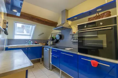 Cuisine ou kitchenette dans l'établissement Ultra centre, 2 Ch, 2 SDB, Blois