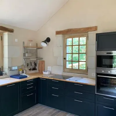 Cuisine ou kitchenette dans l'établissement Charmante maison en Touraine, entre champs et châteaux