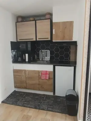 Cuisine ou kitchenette dans l'établissement Studio confortable à Noyers-sur-Cher - 30 m² - Parking
