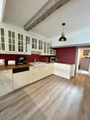 Cuisine ou kitchenette dans l'établissement La Place du Château - Vue exceptionnelle sur le château de Blois