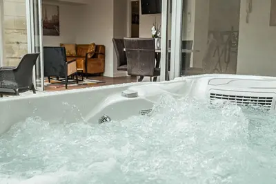 Plan de l'établissement Appartement jacuzzi et terrasse