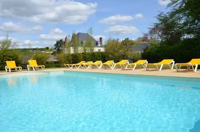 Piscine de l'établissement Cabane avec Jacuzzi privatif du Manoir du Parc - Adults only ou située à proximité