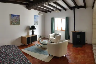 Coin salon dans l'établissement Gîte de la Fontaine