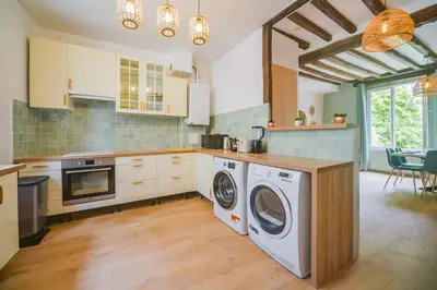 Cuisine ou kitchenette dans l'établissement Maison avec spa dans l'hypercentre de Blois