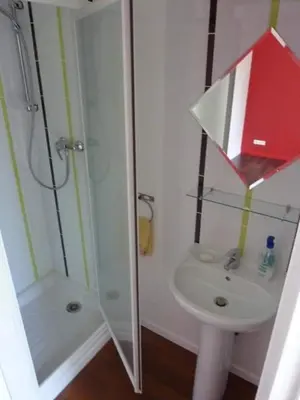 Salle de bains dans l'établissement Joli cocon au cœur de la nature