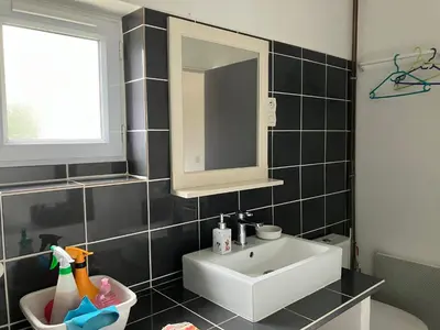 Salle de bains dans l'établissement Chambre chez Armelle