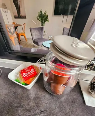 Cuisine ou kitchenette dans l'établissement appartement calme, centre-ville