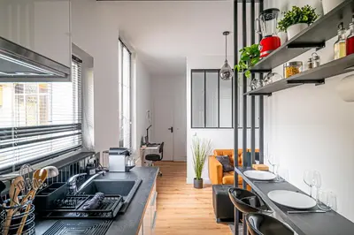 Cuisine ou kitchenette dans l'établissement Le Modern Minimal
