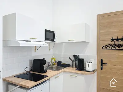 Cuisine ou kitchenette dans l'établissement Studios - 1 min Gare Chatellerault - Entrée Autonome -