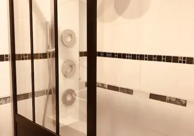 Salle de bains dans l'établissement LE JARDIN DE LA PICHONNERIE Chambres d'hôtes