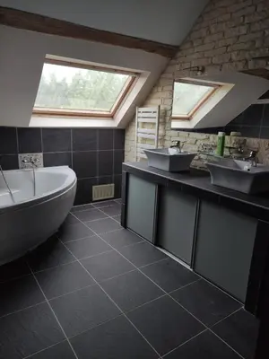 Salle de bains dans l'établissement Autour des lacs